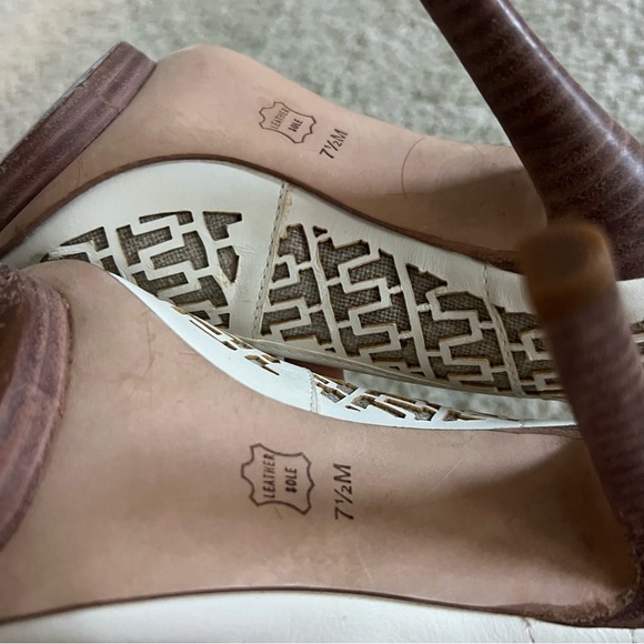 Tory Burch white heels - Picture 4 of 7
